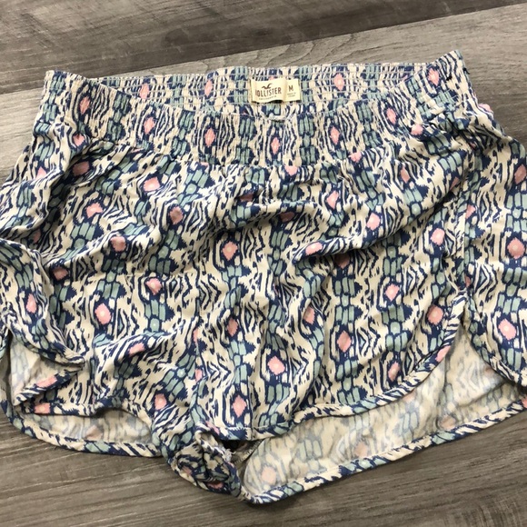 🔹3 for $8 shorts🔹 Hollister flowy shorts - Picture 1 of 2